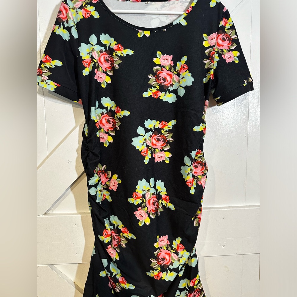 Floral maternity dress